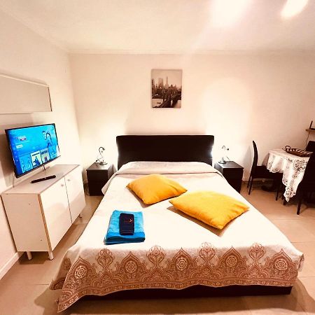 Ferienwohnung Monolocale A Mostacciano Rom Exterior foto