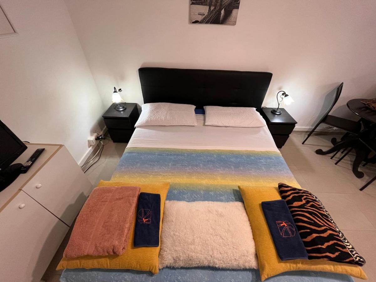 Ferienwohnung Monolocale A Mostacciano Rom Exterior foto