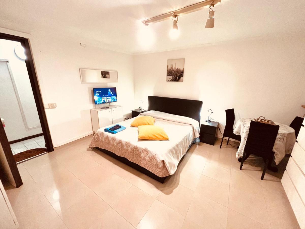 Ferienwohnung Monolocale A Mostacciano Rom Exterior foto
