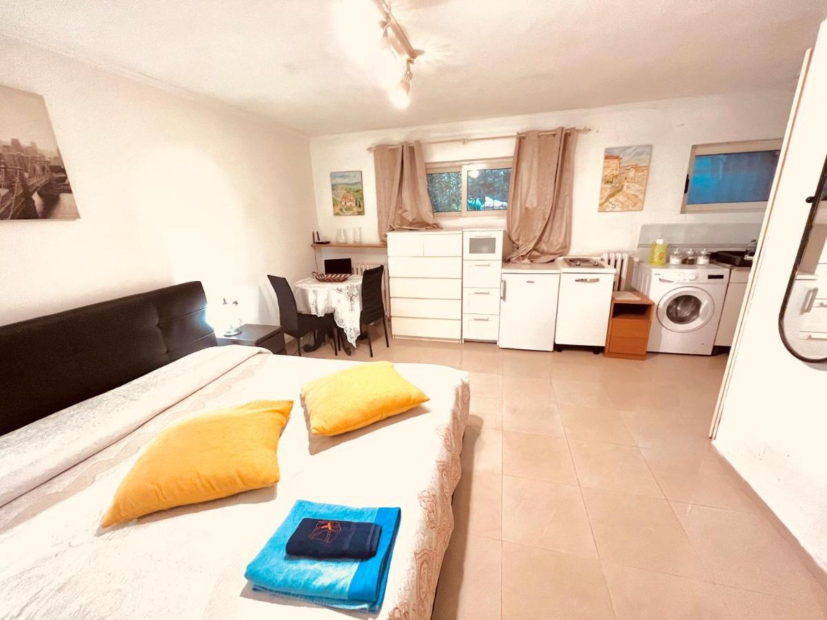 Ferienwohnung Monolocale A Mostacciano Rom Exterior foto